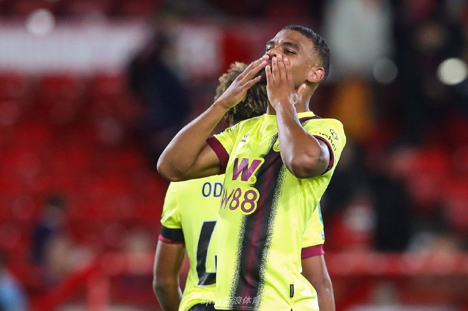 队凭借勒布 队凭借勒布