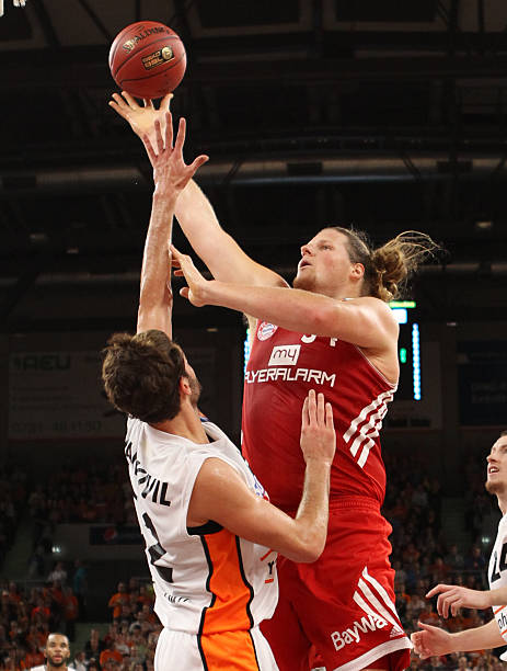 一举击败小 一举击败小